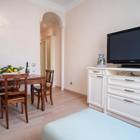 Noliday Suite Riviera Luxury Sea Flat Zewnętrze zdjęcie